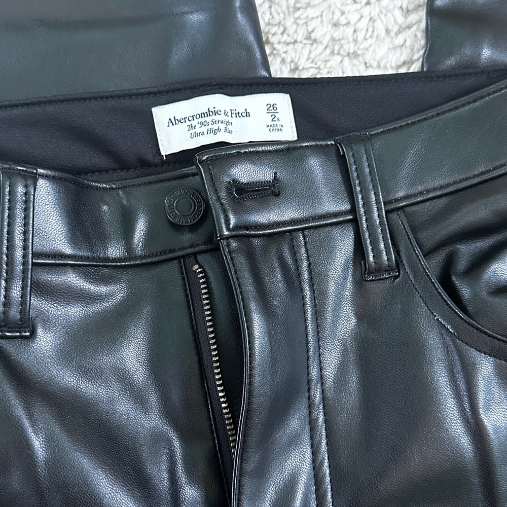 Abercrombie & Fitch Black Faux Leather Pants The 90s Straight Ultra High Rise 26